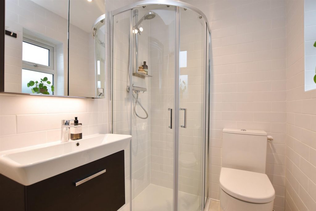 Brook St Shower room